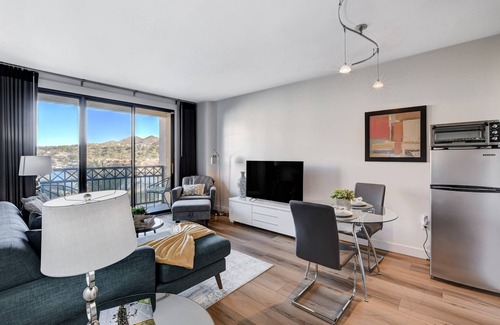 Lake Las Vegas Condo | Breathtaking views, of the Lake, Mountains and Pool, luxurious 1 bed 1 bath apt.