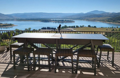 Eden House | Breathtaking Views! PRIVATE INDOOR POOL, Outdoor Hot Tub, Sauna, Game Room & Gym