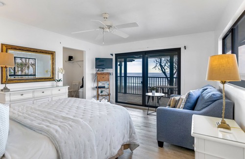 Captiva Resort | Breathtaking Views - Romantic Honeymoon Suite - Jensen's "On the Gulf" 4