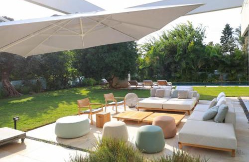 Herzliya Pituach Apartment | Breathtaking Villa w Pool & Sauna Near the Beach by Sea N' Rent