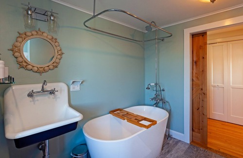 Guilford House | Breathtaking Water Views in All Directions
