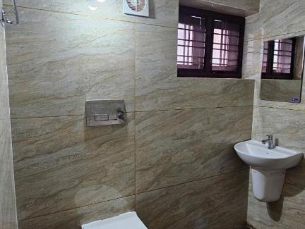 Kadavanthra Apartment | Breeze and Bliss
