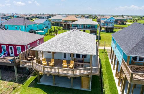 Crystal Beach House | Breeze Easy home