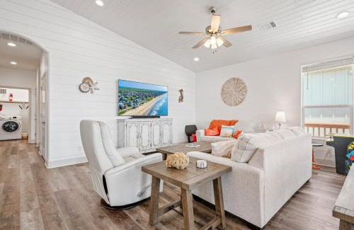 Crystal Beach House | Breeze Easy home