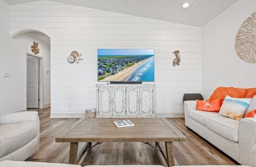 Crystal Beach House | Breeze Easy home