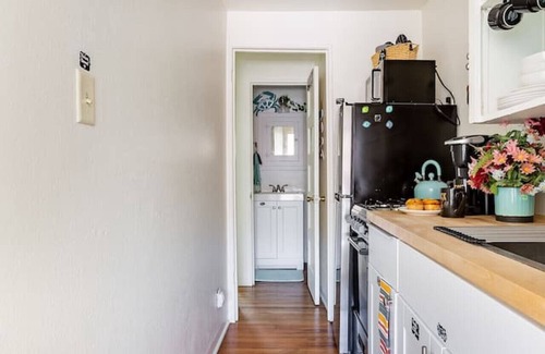 Downtown Tucson Apartment | Breezy 1BR Retreat – Walk to UofA & Spring Fun!