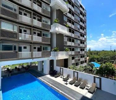 Mandurriao Apartment | Breezy Balcony View 2BR Unit