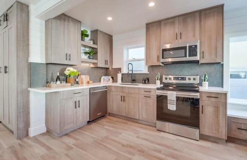 Mission Beach House | Breezy Bayside Cottage