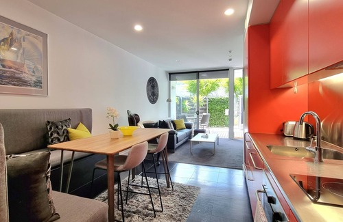 Auckland Central Business District Apartment | Breezy Gem by Victoria Park