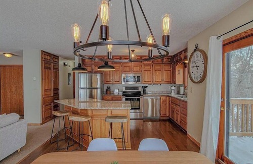Bemidji Apartment | Breezy Hills - unit 2; Lake Bemidji, King bd, Kayaks, PB Trail!