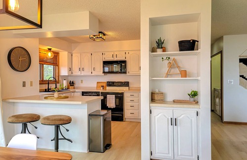 Bemidji Condo | Breezy Hills - Unit 3; Lake Bemidji, King bd, Kayaks, PB Trail!