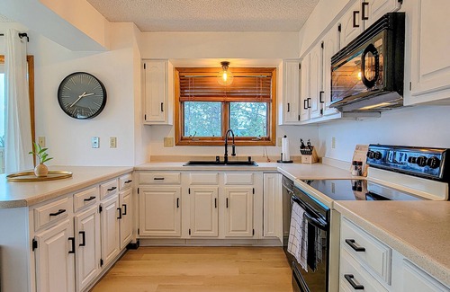 Bemidji Condo | Breezy Hills - Unit 3; Lake Bemidji, King bd, Kayaks, PB Trail!
