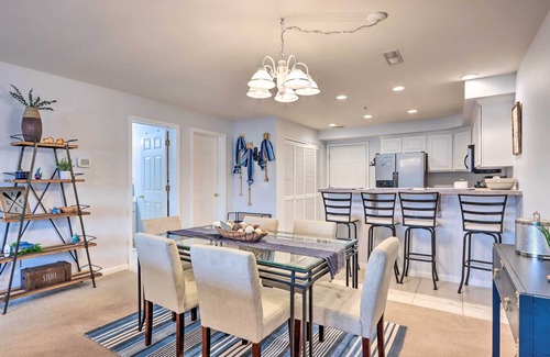 Camdenton Condo | Breezy Lakefront Condo w/Balcony & Lake View!