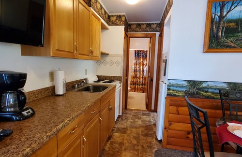 Milford Cottage | Breezy Meadow Two 2 of 2,custom built cottage, under a mile from CDP