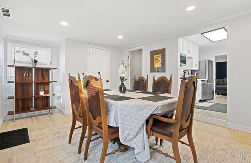 Waukegan House | Breezy Vista by Naval Base
