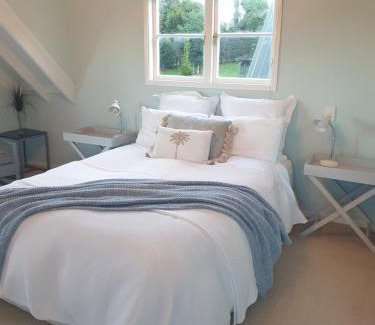 Whangamata Bed & Breakfast | Brenton Lodge