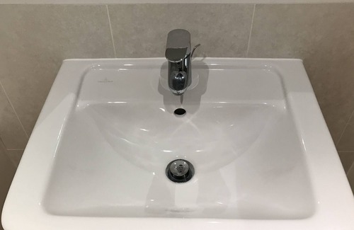Warley Apartment | Brentwood Town Apartment. A Fully Furnished 2 Bedroom Apartment in Brentwood