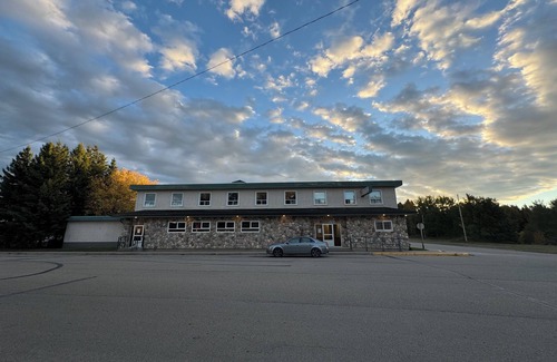 Breton Hotel | Breton Hotel