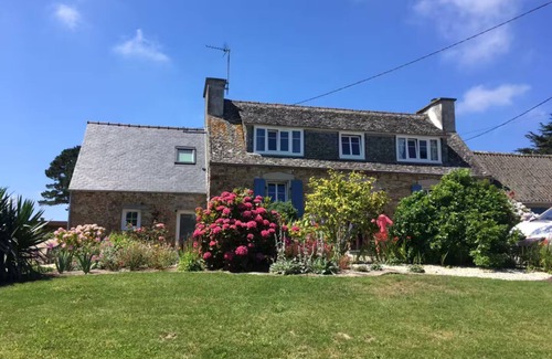 Plougasnou House | Breton house near the sea