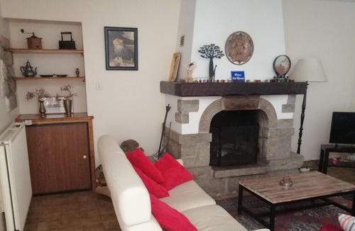 Neulliac House | Breton longère, cozy home in Brittany
