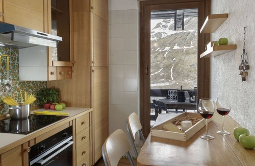 Cervinia Apartment | Breuil Cervinia Ski Paradise Apartment ski in/ski out large terrace, garage