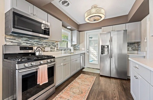 Wauwatosa House | Brew City | Game Room | Fenced Yard | Sleeps 13!