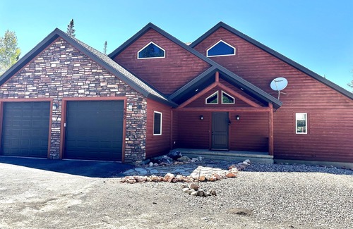 Brian Head Cabin | Brian Head Cabin, 1 min to slopes, skiing, fishing, sleeps 18