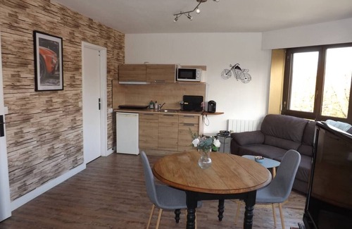 Charleville-Mezieres Apartment | Briand : Beautiful bright apartment, near train station, ideal for couple
