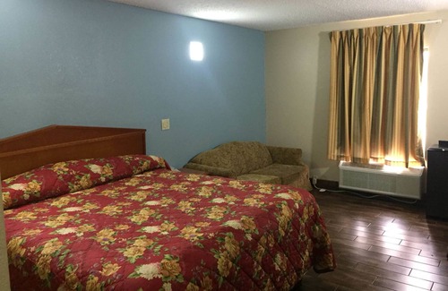 Pine Bluff Hotel | Briarwood Inn