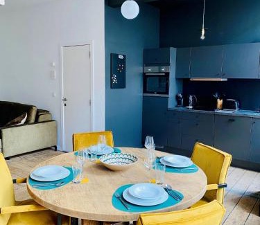 Antwerp Apartment | Brick 36 Antwerp - Contemporary Flat with Authentic Touch