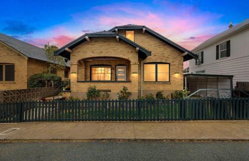 Sutter Creek House | Brick & Creek House home