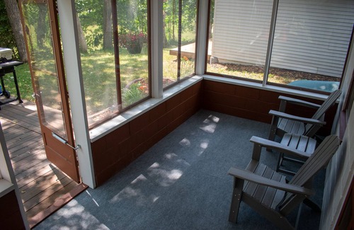 Clear Lake Cabin | Bricks on the Bank-Intimate cabin retreat with river access. 5-stars on Airbnb!