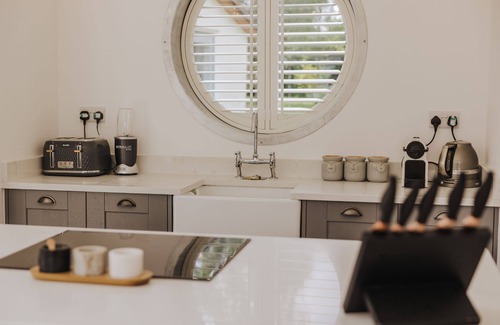 Whippingham Cottage | Brickworks and Vines - Luxury Cottages