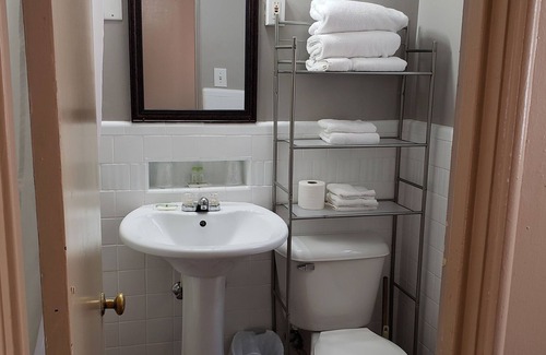Rawlins Hotel | Brickyard Inn