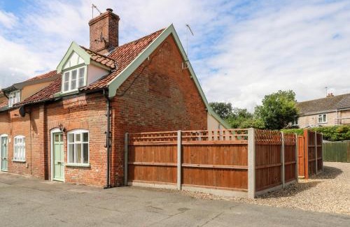 Hethel House | Bridge End Cottage