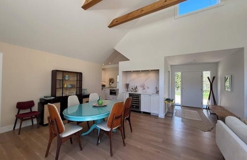 Bridgehampton House | Bridge South Village Gem. Newly Reno'd. Private. Location, Location, Location!