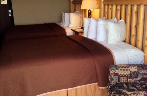 Mackinaw City Hotel | Bridge Vista Beach Hotel and Convention Center
