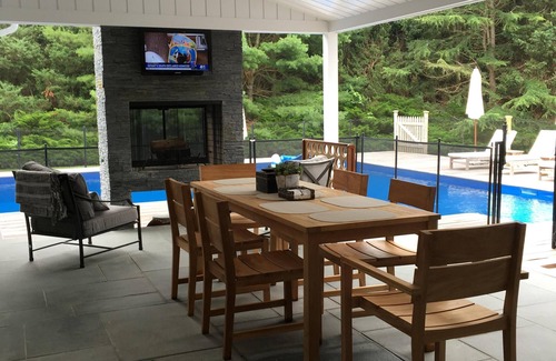 Bridgehampton House | Bridgehampton outdoor tv&fireplc