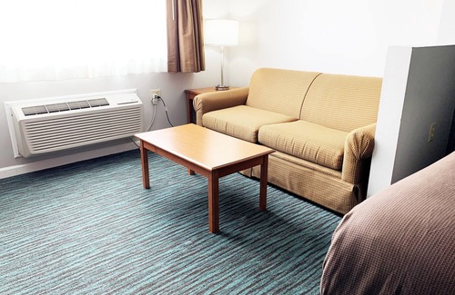 Lincoln Hotel | BridgePointe Inn & Suites by BPhotels, Lincoln I-80/27th St