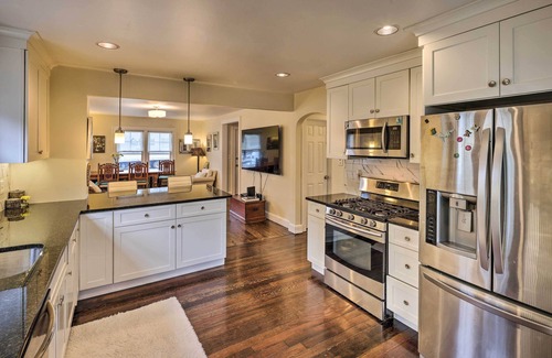 Black Rock Historic District Cottage | Bridgeport Vacation Rental - Walk to Beach!