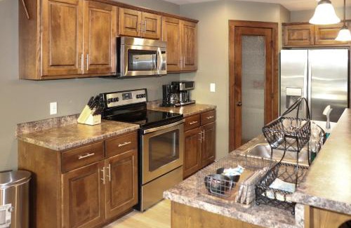 Arnolds Park Villa | Bridges Bay Vacation Cabin 278