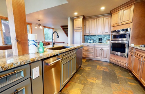 Mammoth Lakes Condo | Bridges Townhome 15 Remodeled Mountain View Townhome with Private Jacuzzi and Garage by RedAwning