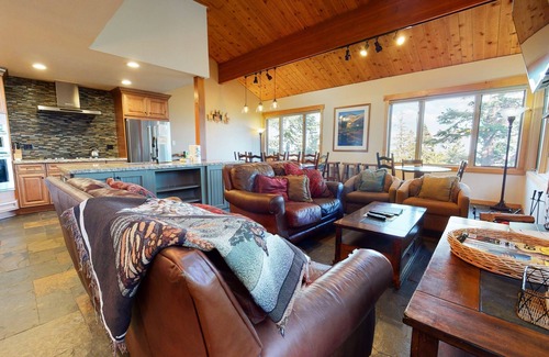 Mammoth Lakes Condo | Bridges Townhome 15 Remodeled Mountain View Townhome with Private Jacuzzi and Garage by RedAwning