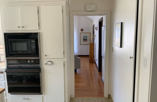 Crockett House | Bridgeview - A Clean and Cozy Getaway for Two