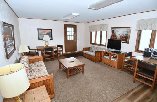 Berkeley Springs Ski Chalet | Brigadoon - Pet Friendly, Wifi, Pool Access, King Bed, Hiking, Wood Stove, Family Friendly, Deck