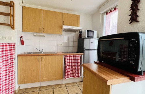 Cambo-les-Bains Apartment | Bright 1-Bedroom Apartment with Pool, Terrace, and Parking Near Cambo-Les-Bains Thermes