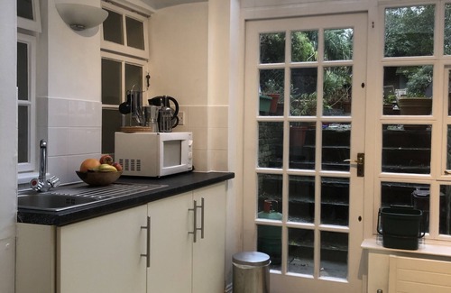 Camden Town with Primrose Hill Apartment | Bright 1-bedroom flat in the heart of Camden Town