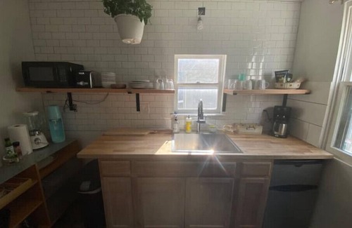 Kingston Apartment | Bright 1 Bedroom