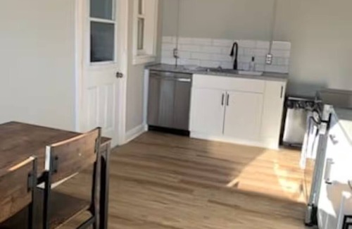 Cornwall Apartment | Bright 1-BR APT, Prime Location