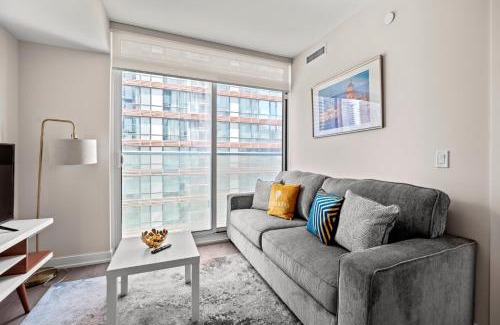 Church and Wellesley Apartment | Bright 1BD & Den in Downtown Toronto